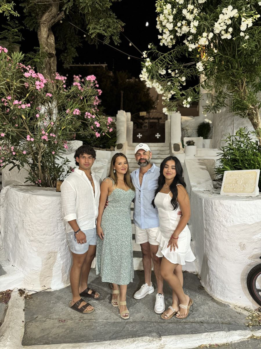 Eliseo with his wife Lorena, his son Cairo and his daughter, on vacation in Milos, Greece